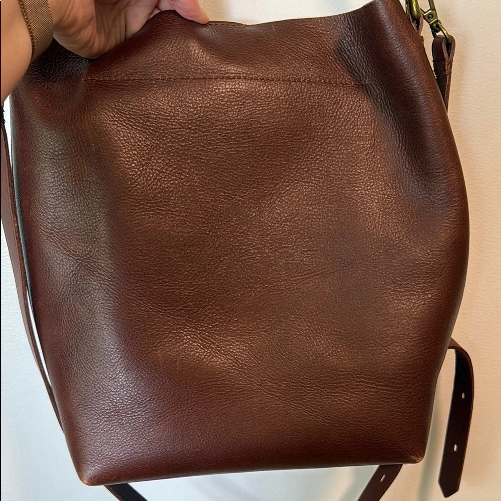 Madewell The Transport Bucket Tote - Picture 3 of 10